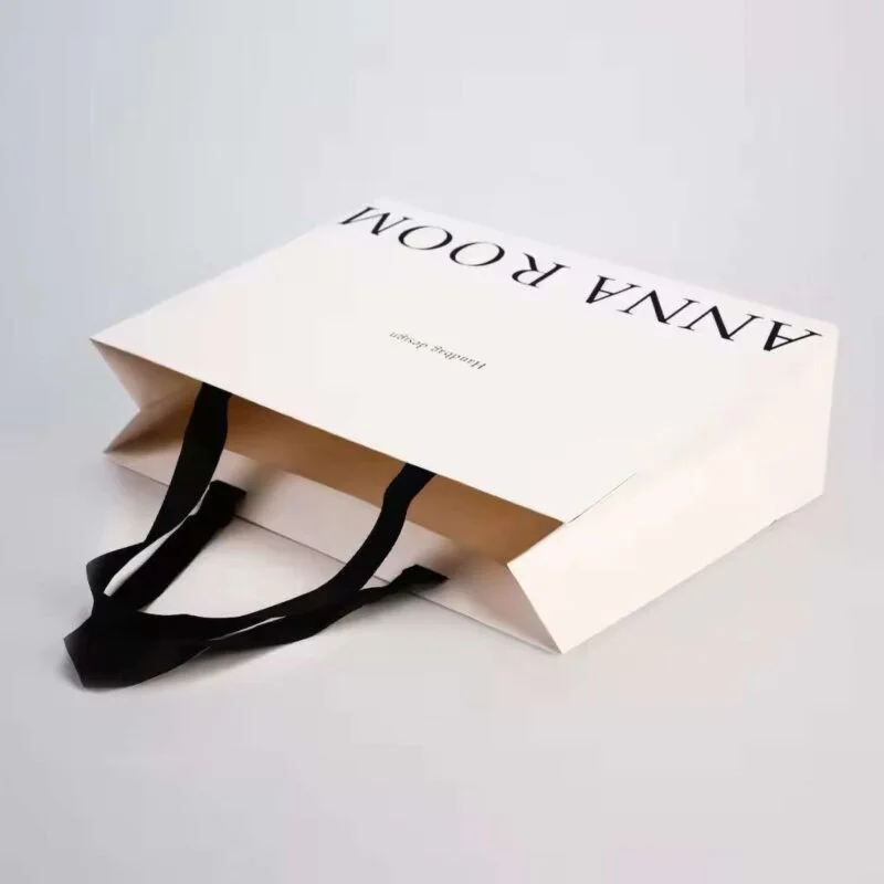 Túi Giấy Đựng Quần Áo - In Hoàng Gia Hà Nội