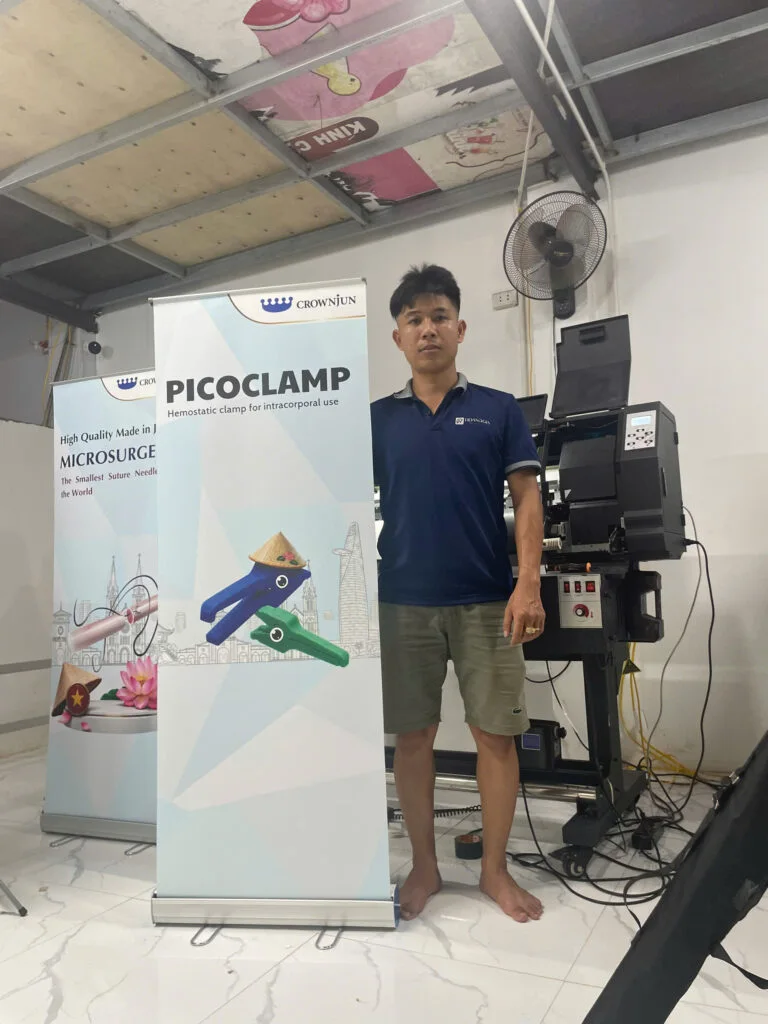 Standee Cuốn Nhôm Tốt 80x200cm (Đế Inox)