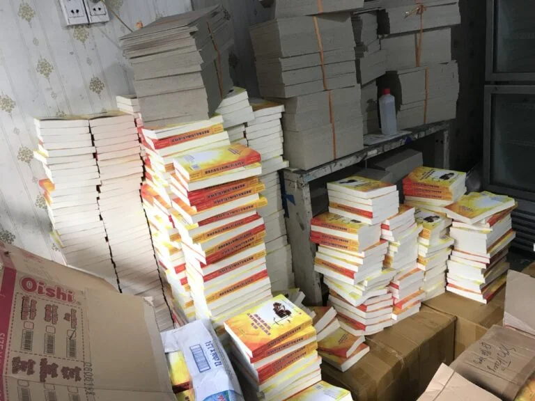 Gia công keo gáy: Giải pháp đóng sách, catalogue nhiều trang - In Hoàng Gia Hà Nội