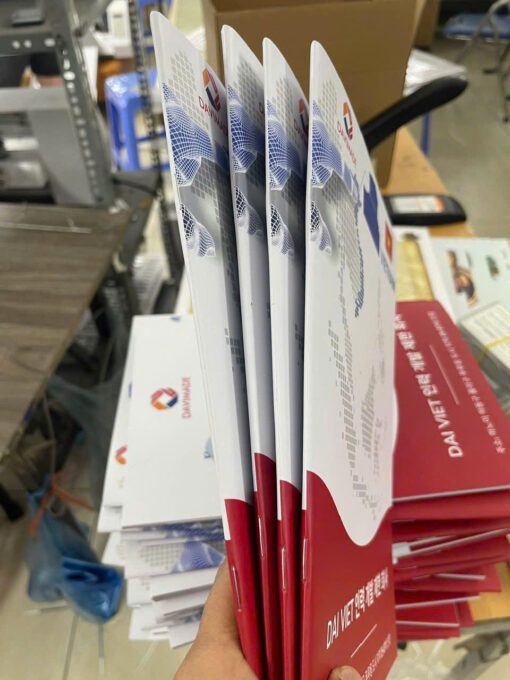 Catalogue đóng ghim lồng