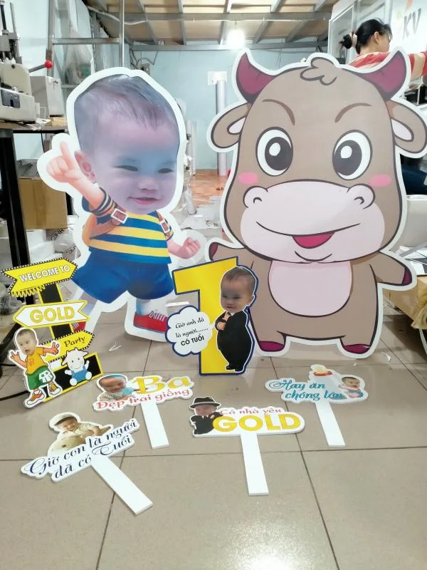 Standee Chi Bi