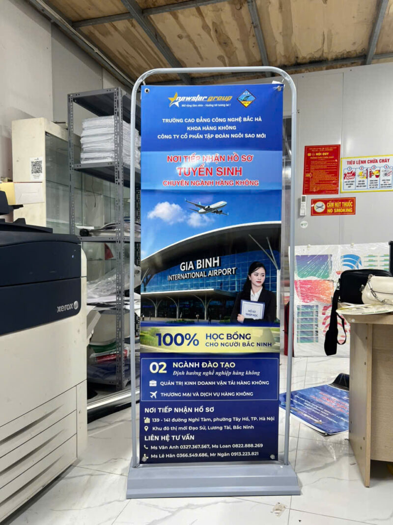 Giá Standee Kiểu Cửa 60x160cm - In Hoàng Gia Hà Nội
