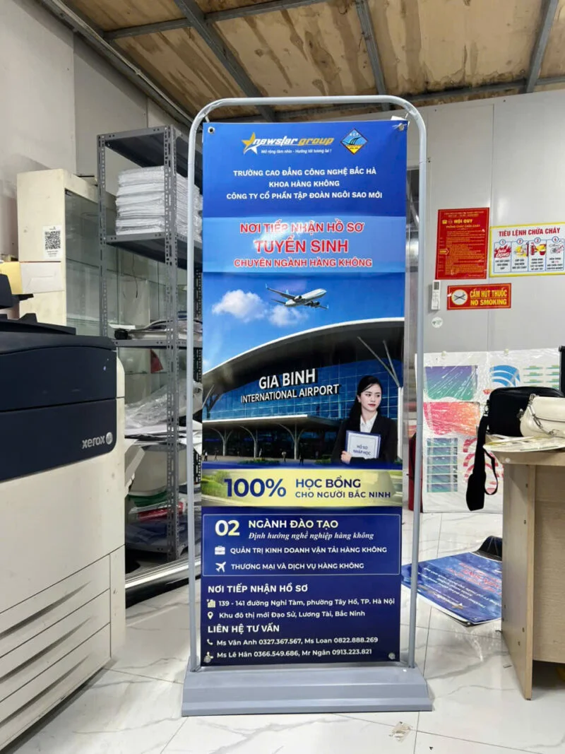 Giá Standee Kiểu Cửa 60x160cm - In Hoàng Gia Hà Nội
