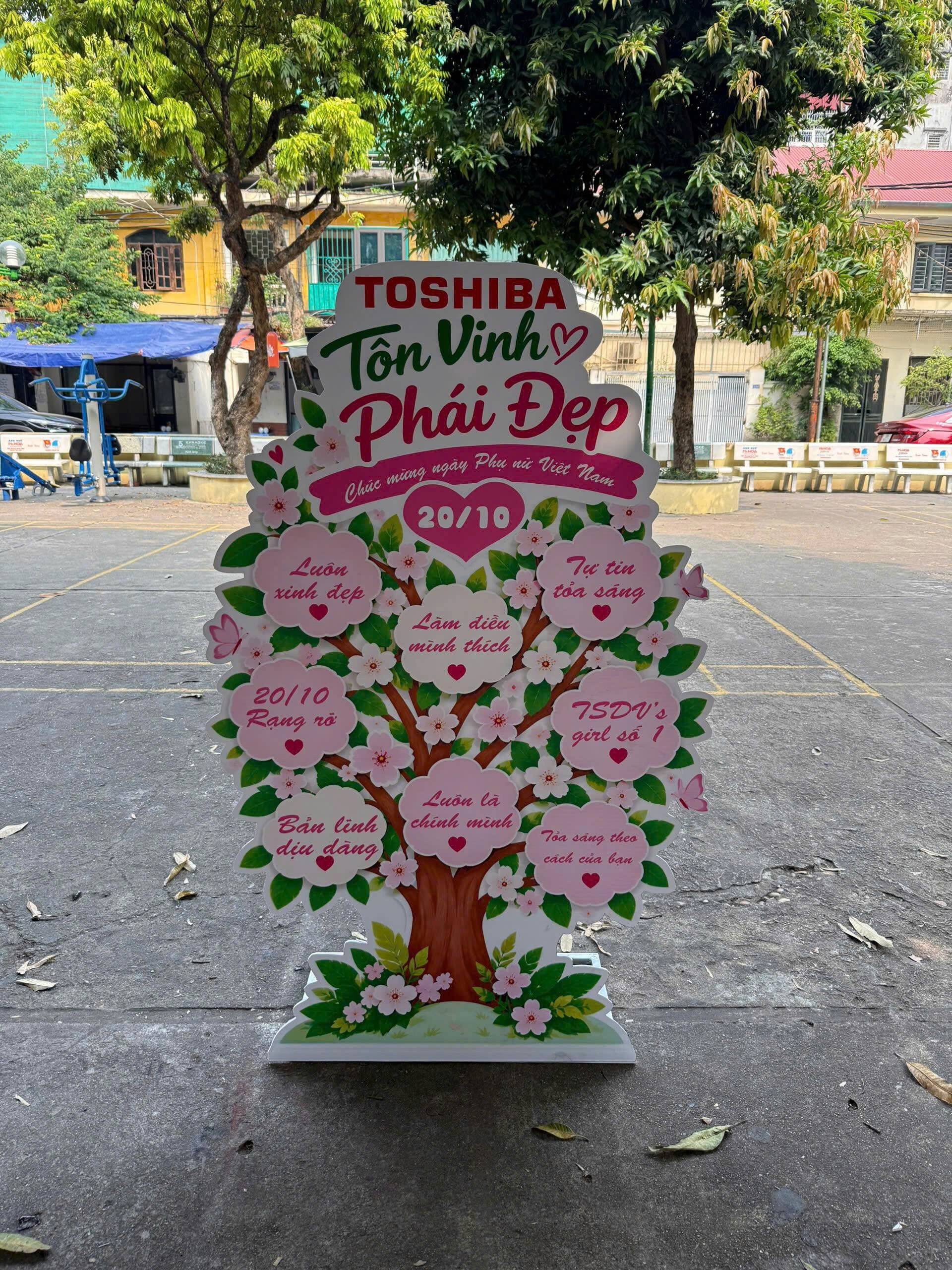 Standee Mô Hình Cây Tri Thức